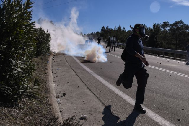  ΜΑΤ και χημικά κατά διαδηλωτών για 2η ημέρα στη Μυτιλήνη