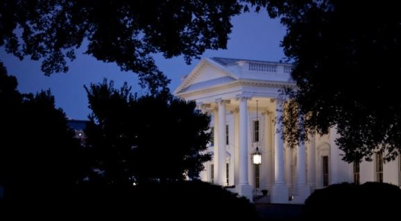  Μέχρι τον Λευκό Οίκο ο Κορονοϊός! – Ζητά 1 δισ. δολάρια από το Κογκρέσο