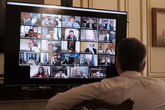 Πρωτόγνωρες εικόνες στο υπουργικό ελέω κοροναϊού 10 7lT jJzw