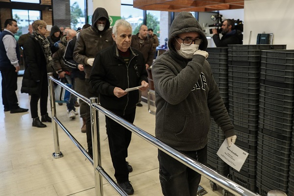  Σούπερ μάρκετ: Ουρές από το πρωί – Νέα αυτοψία του Α.Γεωργιάδη