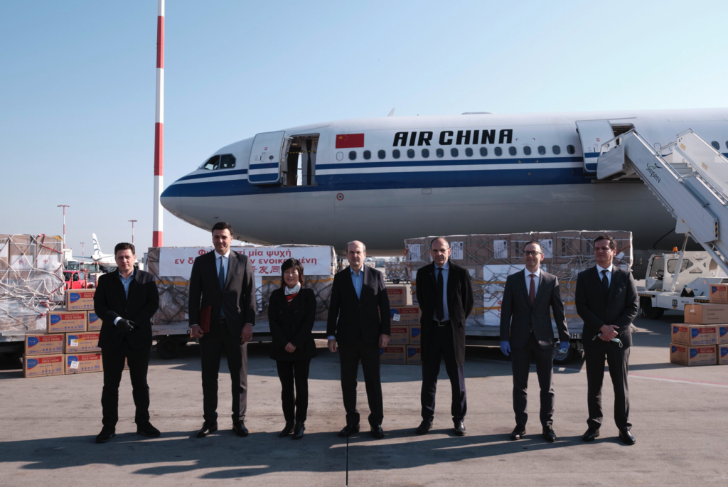 Αποστολή από την Κίνα: 500.000 μάσκες και άλλα ιατρικά είδη (εικόνες) 6 Screenshot 2020 03 21 at 9.45.18 AM