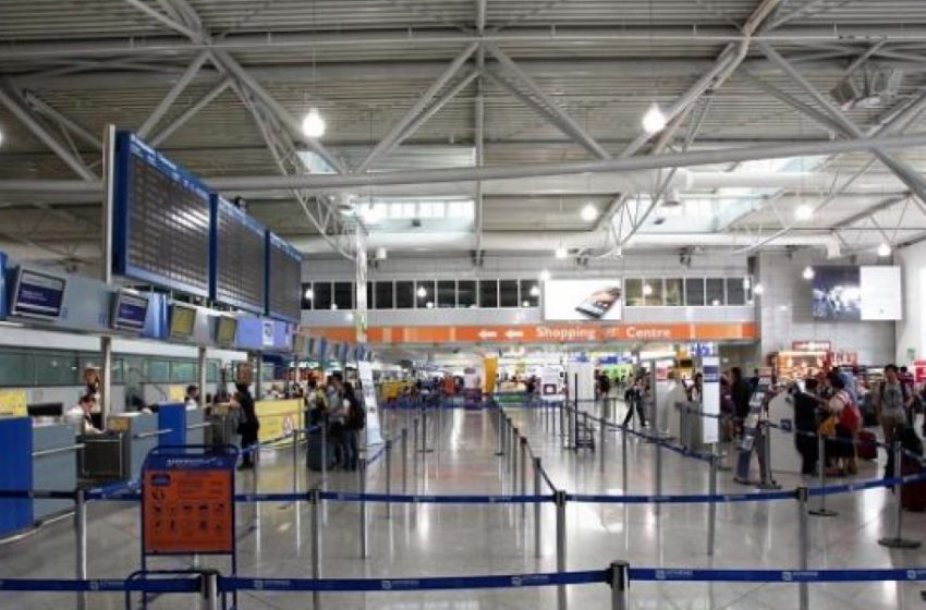  Αεροδρόμιο: 400 Έλληνες σε τρεις πτήσεις από το Λονδίνο