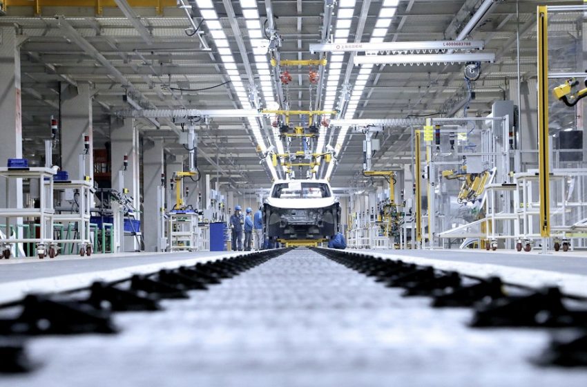  “Λουκέτα” σε εργοστάσια από Volkswagen και Renault