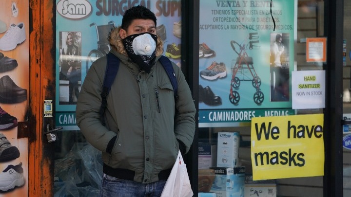  Η Νέα Υόρκη πετάει την μάσκα