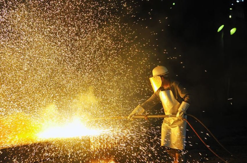  ΕΛΣΤΑΤ: Πτώση 0,8% του δείκτη βιομηχανικής παραγωγής τον Φεβρουάριο