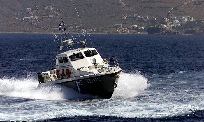  Απόπειρα προώθησης λέμβου με αλλοδαπούς από τουρκικές ακταιωρούς στη Λέσβο (βίντεο)