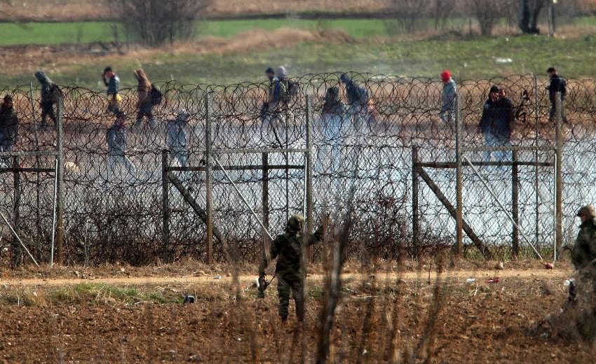  Νέα ένταση στις Καστανιές – Πέφτουν χημικά από την τουρκική πλευρά (vids)