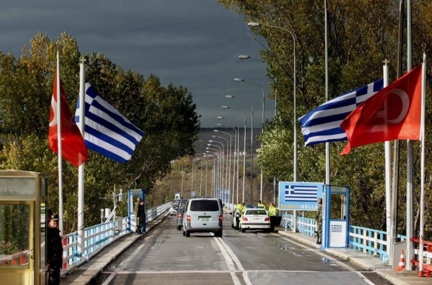  Η Τουρκία κλείνει τα χερσαία σύνορα με Ελλάδα και Βουλγαρία
