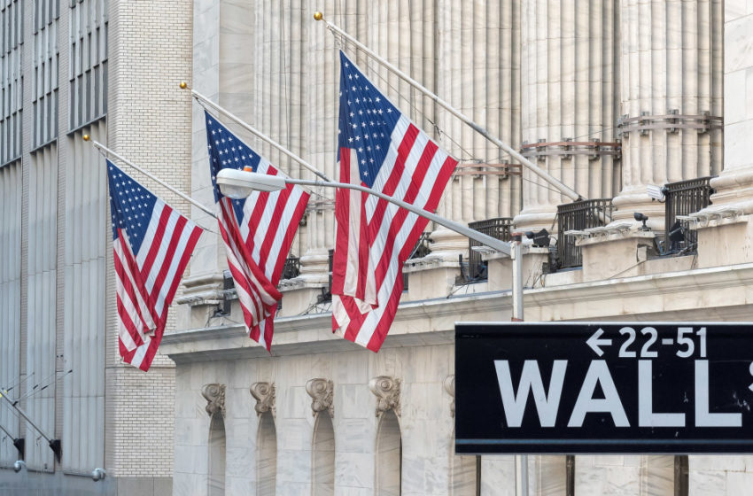  Πανικός στη Wall Street, με πτώση σχεδόν 13% έκλεισε ο Dow Jones