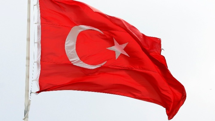  Ξύλο στην τουρκική βουλή – Βουλευτής της αντιπολίτευσης κατηγόρησε τον Ερντογάν