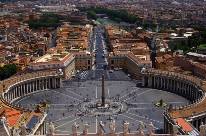  Το Βατικανό κατεβάζει ρολά λόγω κορωναϊού