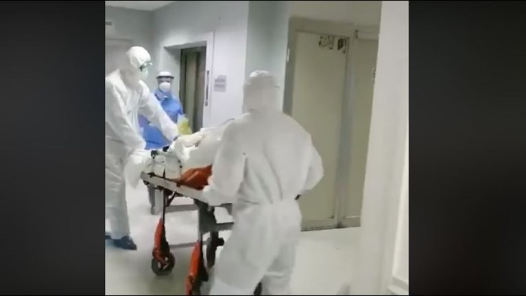  Άλλη μία συγκινητική έξοδος ασθενούς από ΜΕΘ στο Ασκληπιείο Βούλας (vid)