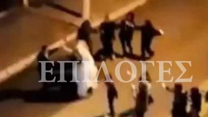  Σέρρες: Έστησαν γλέντι γάμου στο δρόμο (vid)