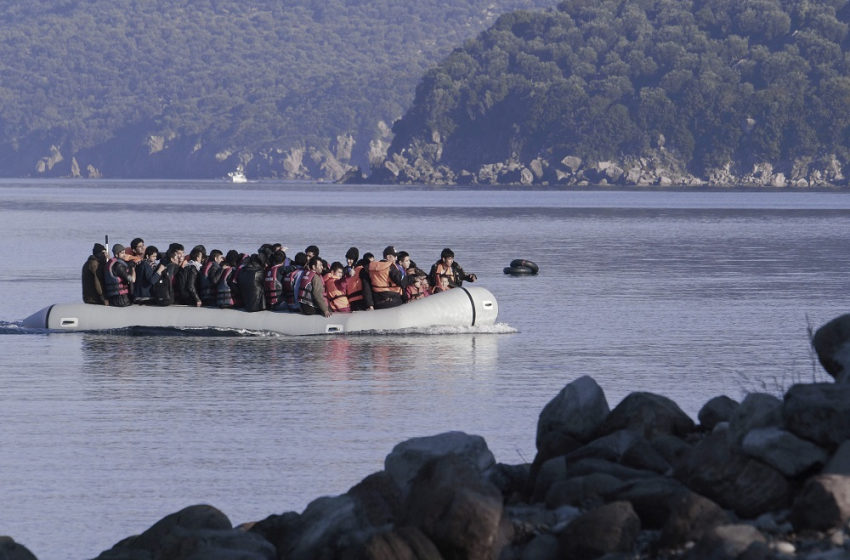  “Βιολογικός πόλεμος με μολυσμένους μετανάστες;”- ΣΥΡΙΖΑ: Ορμπανικού τύπου fake news- Κουμουτσάκος: Εξετάζουμε τα δημοσιεύματα