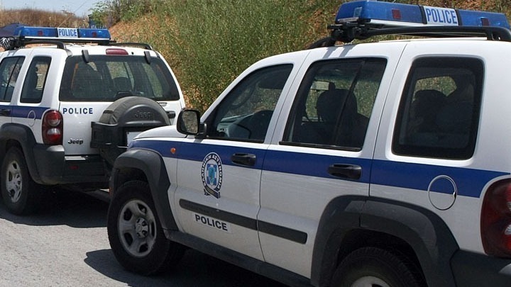 Αστυνομικές δυνάμεις απέκλεισαν το χωριό Φούστανη στην Πέλλα