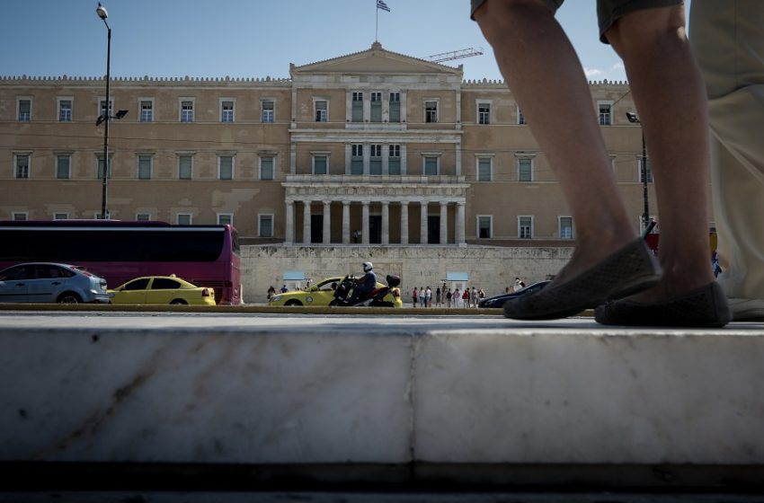  Απαισιοδοξία για τα οικονομικά: 7 στους 10 Έλληνες ανησυχεί ή φοβάται για τους επόμενους 6 μήνες
