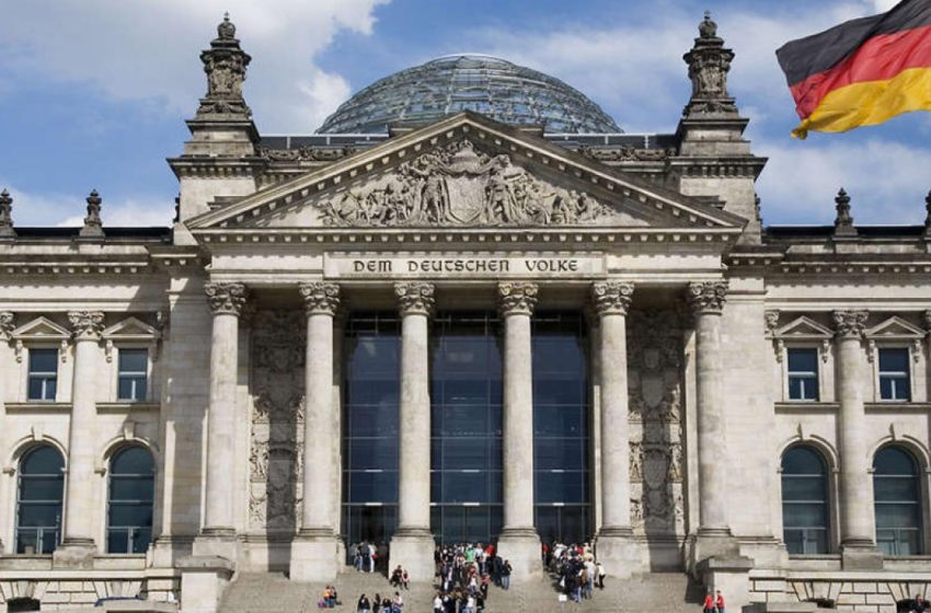  Spiegel: Στενόμυαλη και δειλή η άρνηση του Βερολίνου για κορονο-ομολογο