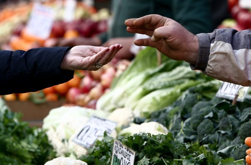  Εκτός ελέγχου η κατάσταση στην αγορά ενόψει Πάσχα- Εκρηκτική αύξηση σε προϊόντα ακόμη και 200%