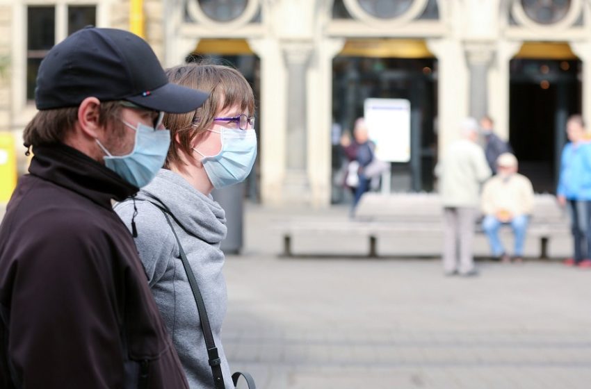  Υποχρεωτική η χρήση μάσκας σε όλη τη Γερμανία