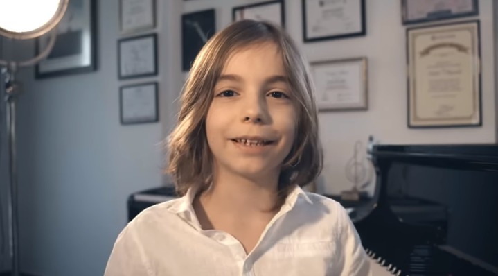  Το “Bαλς της απομόνωσης”: Viral η σύνθεση του 7χρονου Στέλιου Κερασίδη  (vid)