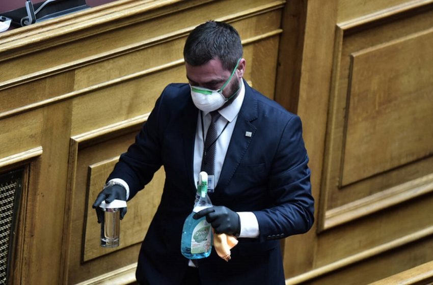  Η Βουλή παρέλαβε 10.000 μάσκες