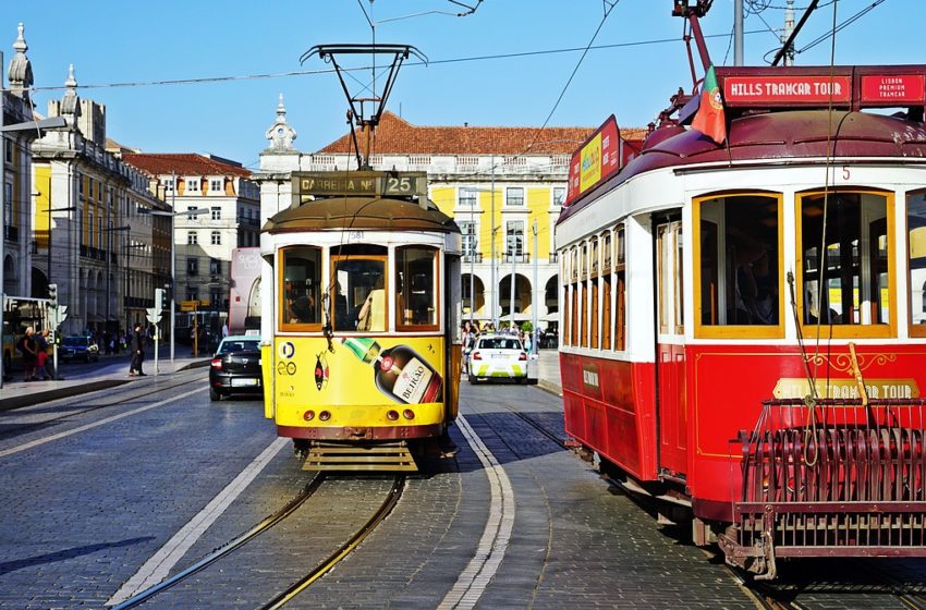  Παρατείνονται μέχρι τα μέσα Μαΐου οι περιορισμοί εισόδου ξένων ταξιδιωτών στην Πορτογαλία