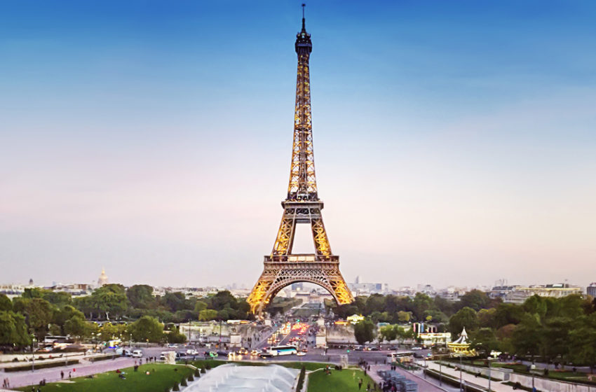  Παρίσι: Άνοιξε ξανά για το κοινό ο Πύργος του Άιφελ 