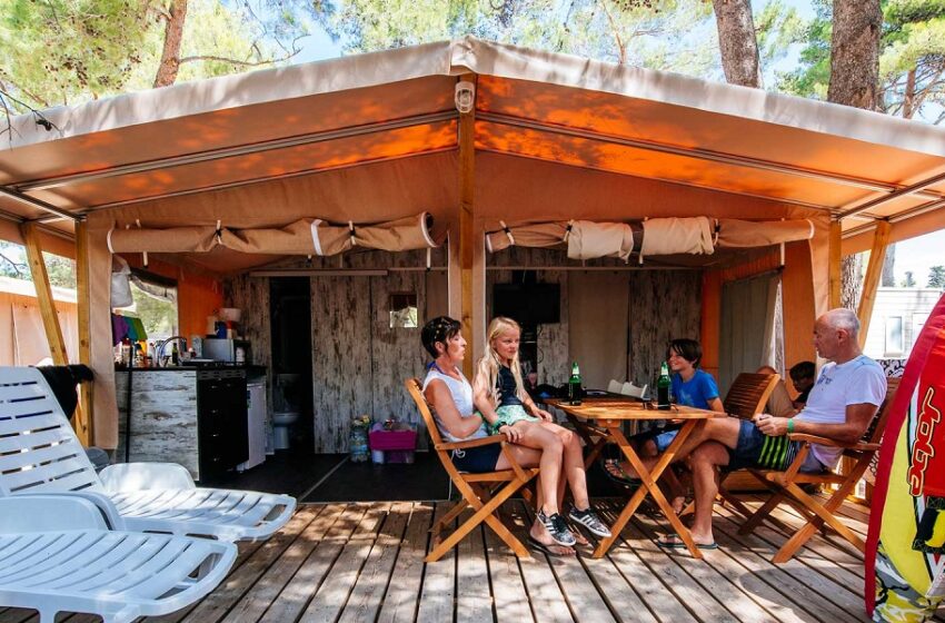  Τουρισμός: Δυναμική είσοδος του “glamping”  – Θεσπίζονται σήμα και κανόνες