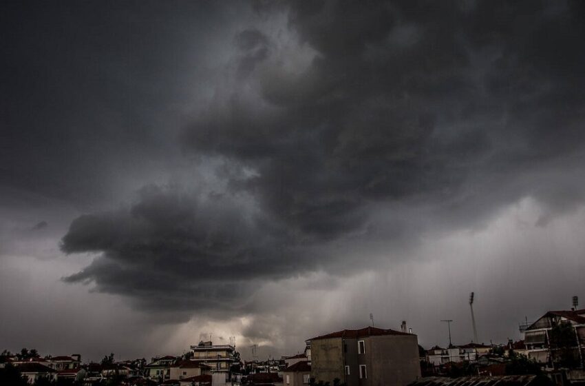  Έχουν ανοίξει οι ουρανοί για τέταρτη μέρα σε Κυκλάδες και Χανιά