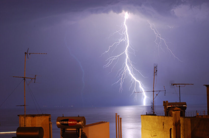  Κακοκαιρία μέχρι το μεσημέρι – 7200 κεραυνοί σε όλη τη χώρα