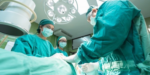  Μοναδική επιτυχία στο Ιπποκράτειο: 53χρονη υποβλήθηκε σε διπλή μεταμόσχευση ήπατος-νεφρού