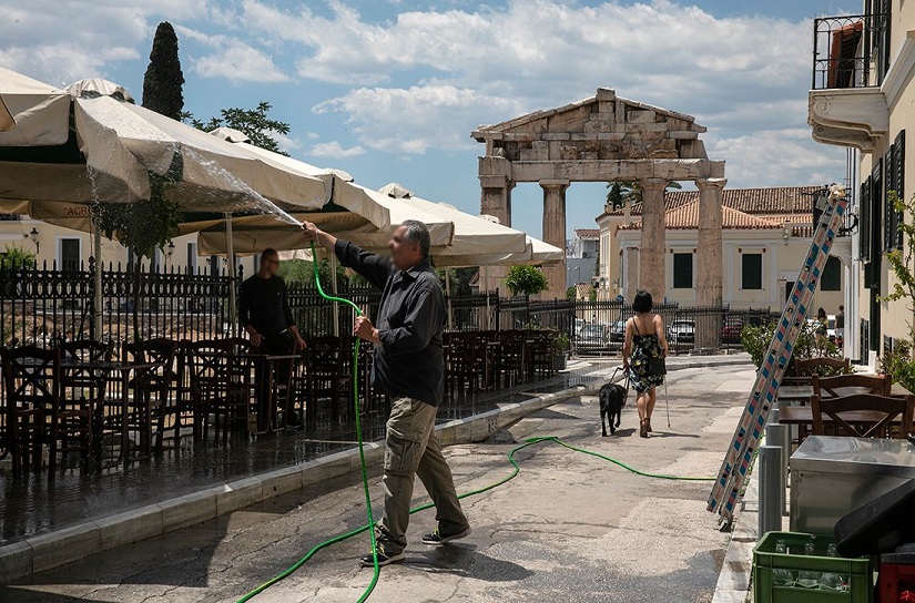  “Νεκρή” φύση η Πλάκα – Κλειστά μαγαζιά, σε απόγνωση οι επιχειρηματίες