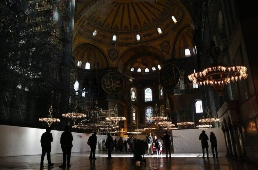 Τούρκος δημοσιογράφος: Έχουν ήδη παραγγείλει το χαλί προσευχής για την Αγία Σοφία