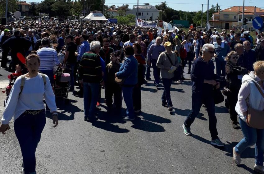  Ανάβουν τα αίματα για τα πλευρικά διόδια της Βαρυμπόμπης