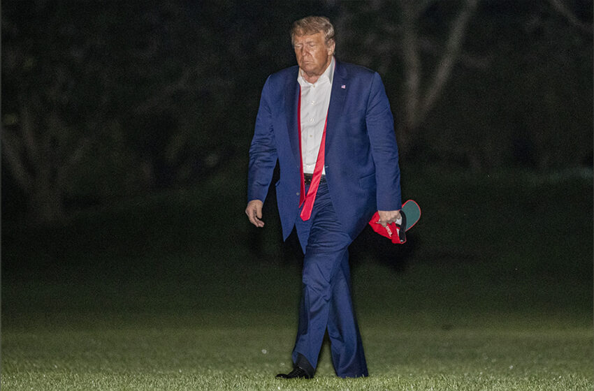  “Walk of shame”: Η πραγματική εικόνα του προέδρου που έχει διχάσει τους Αμερικανούς – Οργιάζει το twitter
