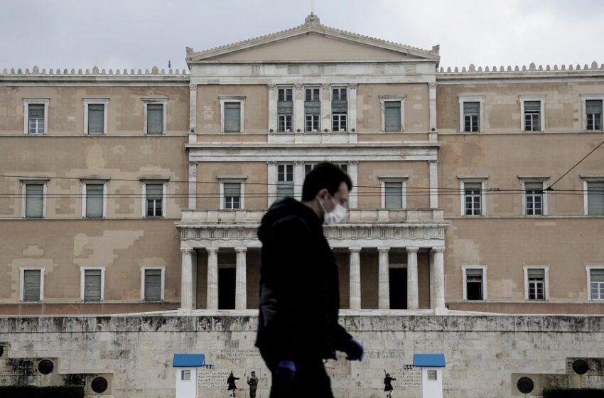  Σε ύφεση επισήμως η ελληνική οικονομία