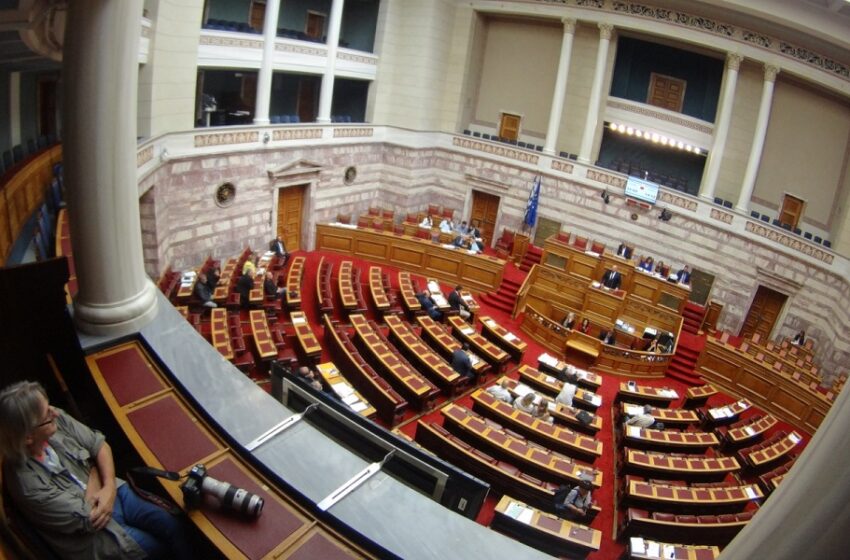  Πολεμικό κλίμα στη Βουλή για την προανακριτική: Με “σημαία” τον Καλογρίτσα η Ν.Δ- “Ασπίδα” ΣΥΡΙΖΑ στον Παππά