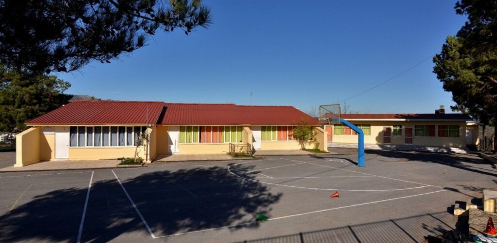 dimotiko megalosperipatos