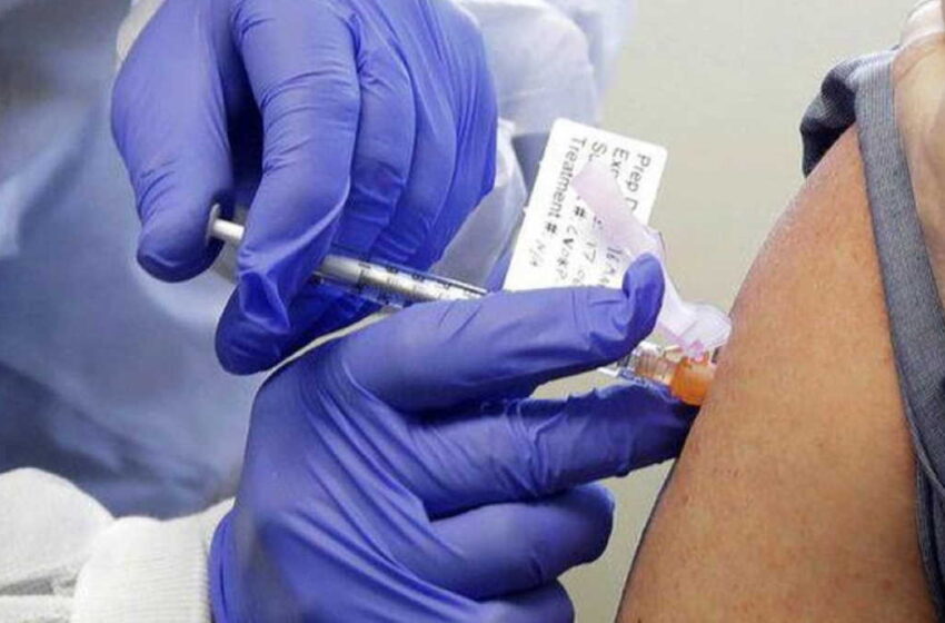  Bloomberg: Ρώσοι επιχειρηματίες και πολιτικοί έχουν κάνει ήδη εμβόλιο για τον κοροναϊό