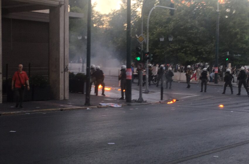  Παραδόθηκε ο αστυνομικός που κατηγορείται για παρεμπόδιση σύλληψης στα επεισόδια