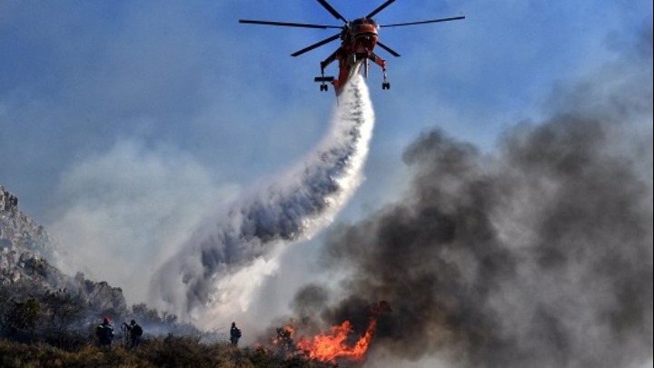  Σε ύφεση η φωτιά στο Λαύριο – Στάχτη πάνω από 200 στρέμματα δάσους