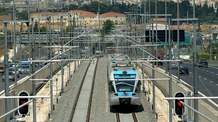  Χωρίς συρμούς κινδυνεύει να μείνει ο Προαστιακός της Αθήνας – Η επιστολή της Hellenic Train