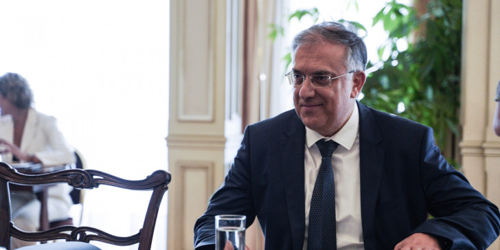  Θεοδωρικάκος: Δεν είμαστε συνεταίροι με Καλογρίτσα