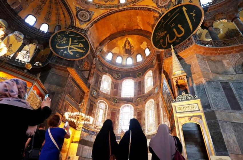  Αγια Σοφιά: Θα καλύψουν τα ψηφιδωτά και τις αγιογραφίες- Πρόταση ειδικών στον Ερντογάν