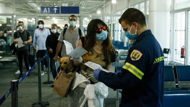  Νέες αεροπορικές οδηγίες (ΝΟΤΑΜS): Τι ισχύει για μη Ευρωπαίους πολίτες – Ποιες χώρες εξαιρούνται από τις απαγορεύσεις