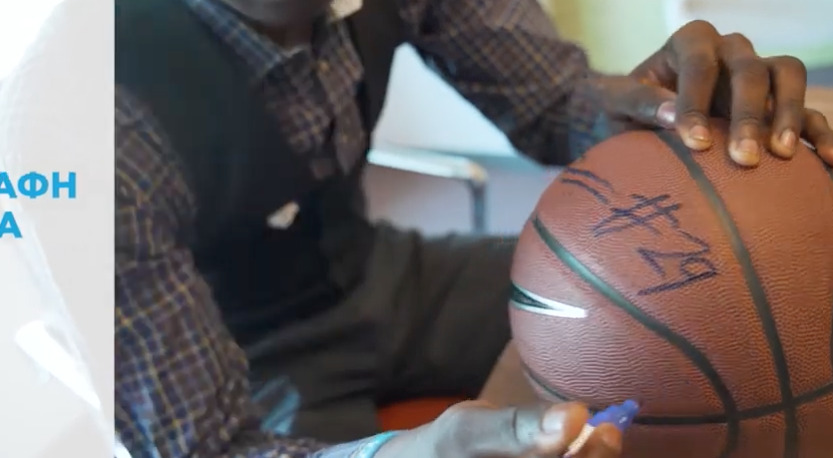  Αποκλειστικά στον ΟΠΑΠ: Η συμβουλή του Γιάννη στον Άλεξ Αντετοκούνμπο