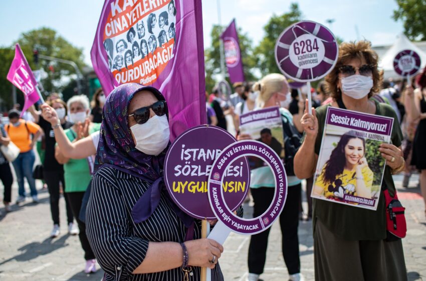  Διαδηλώσεις γυναικών στην Άγκυρα για την υπεράσπιση της Σύμβασης της Κωνσταντινούπολης