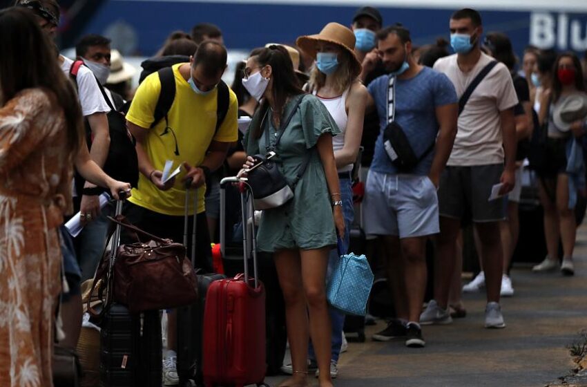  Πανδημία: Φόβοι ότι “χάνεται ο έλεγχος”- Αποσπασματικά μέτρα ενώ αυξάνουν τα κρούσματα- Κριτική σε Χαρδαλιά ότι “κρύβει” στοιχεία για τις Κυκλάδες