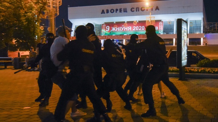  Λευκορωσία: Συγκρούσεις μεταξύ αντικυβερνητικών διαδηλωτών και της αστυνομίας