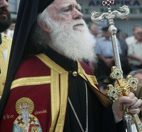  Σκοταδισμός – Αρχιεπίσκοπος Κρήτης: Μην φοράτε μάσκα, φυλακίζει την πίστη